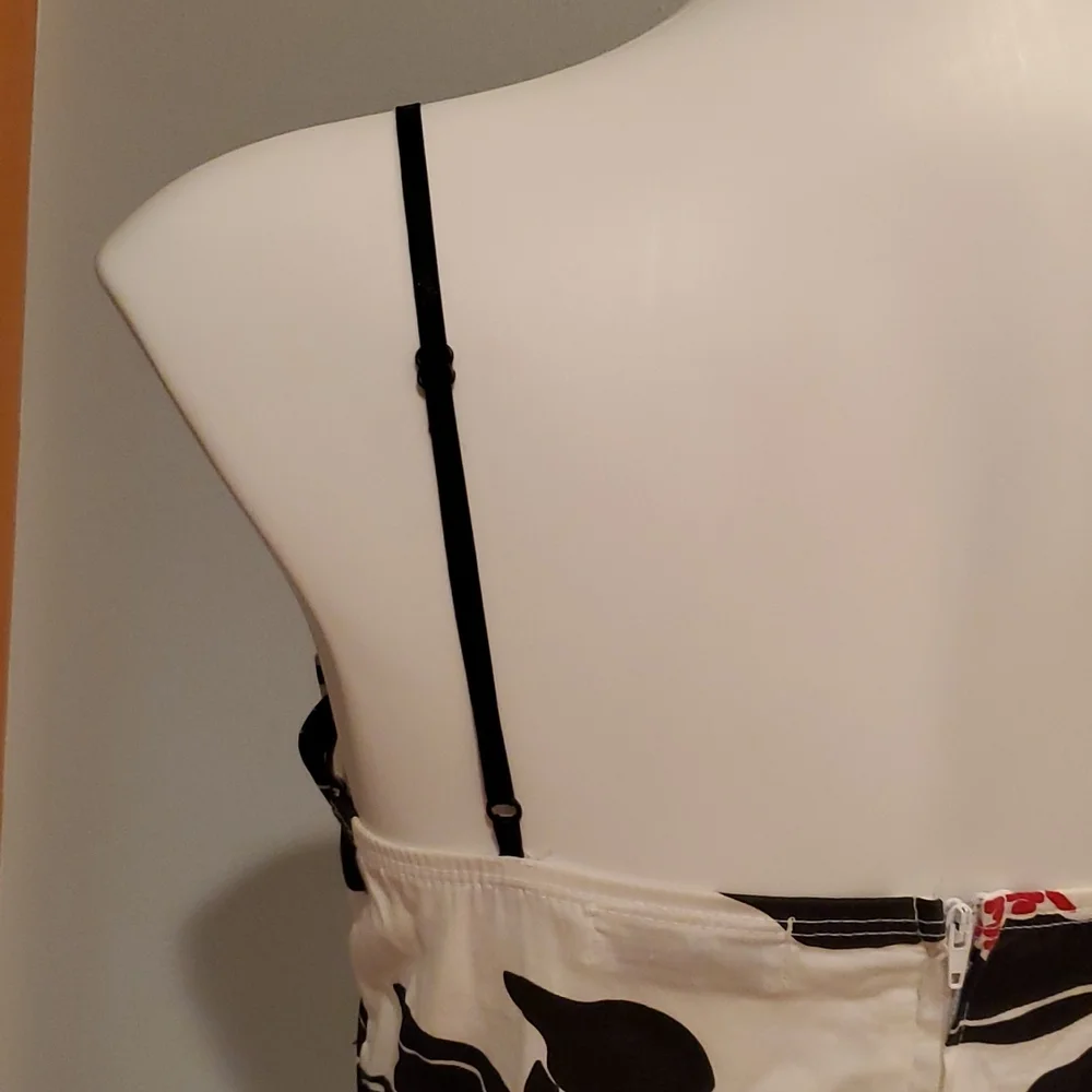 Trixxi Clothing Company White, Brown, and Red Floral Dress Size 7 Juniors - Picture 9 of 10